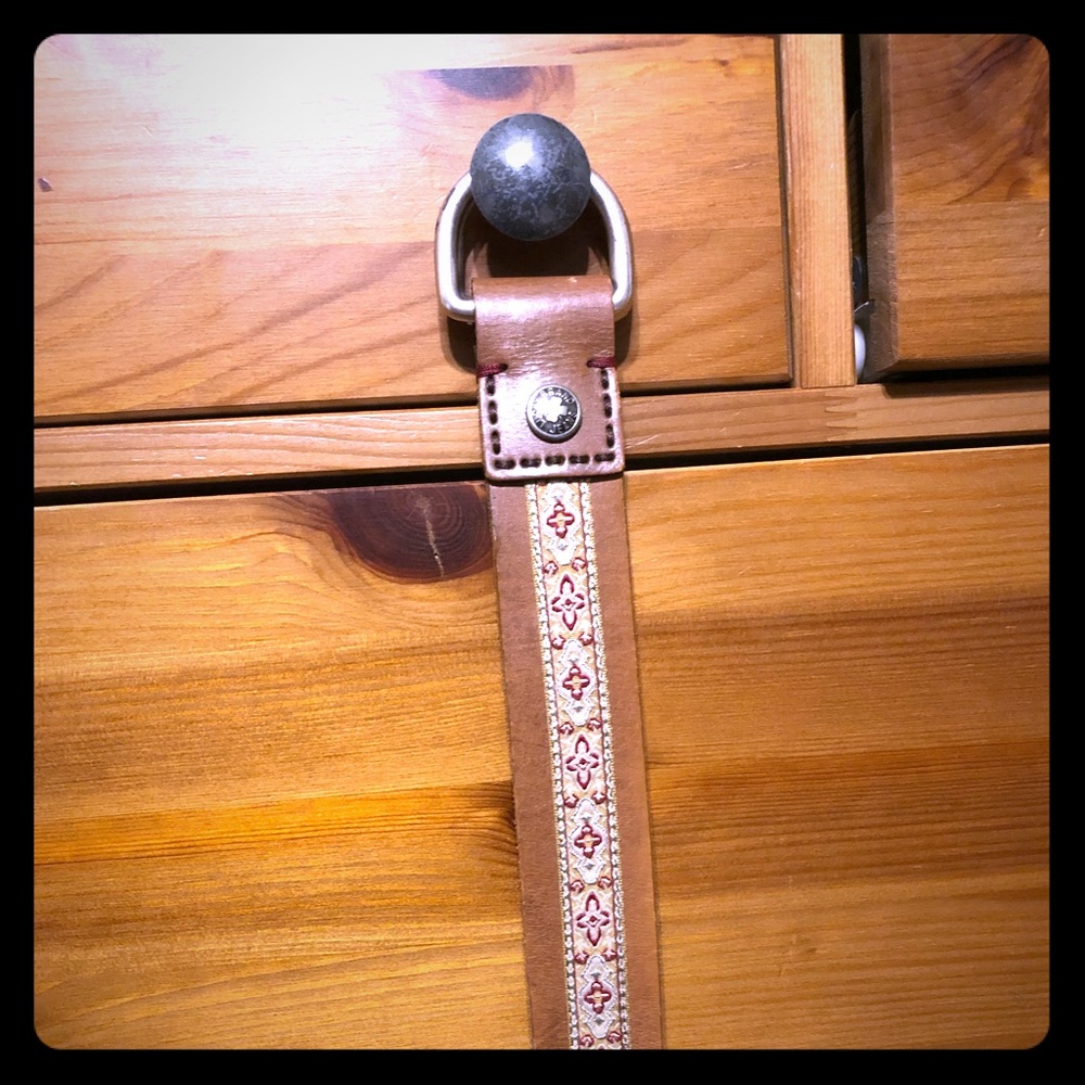 Vintage Lucky Brown 💯 Leather Belt!  🍀